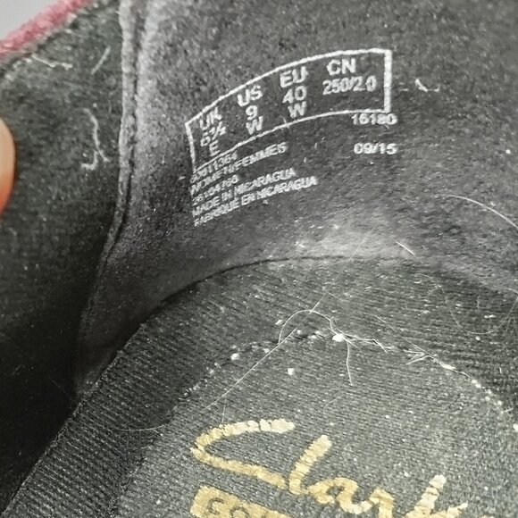 Clarks Wine Colored Suede Flats Elastic Strap 9W - Picture 8 of 9